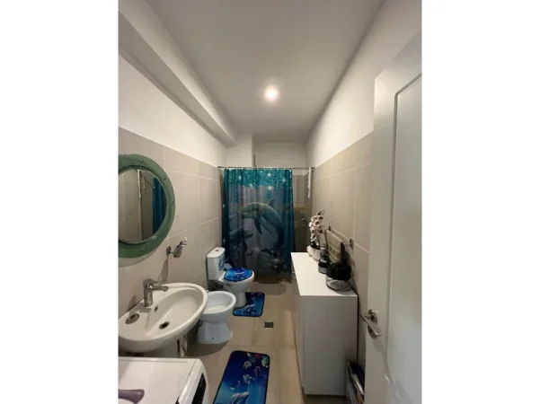 Tirane, shitet apartament 1+1 Kati 5, 94 m² 160.000 € (5 maj)
