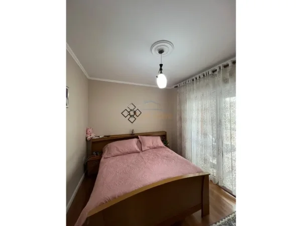 Tirane, shitet apartament 1+1 Kati 5, 94 m² 160.000 € (5 maj)