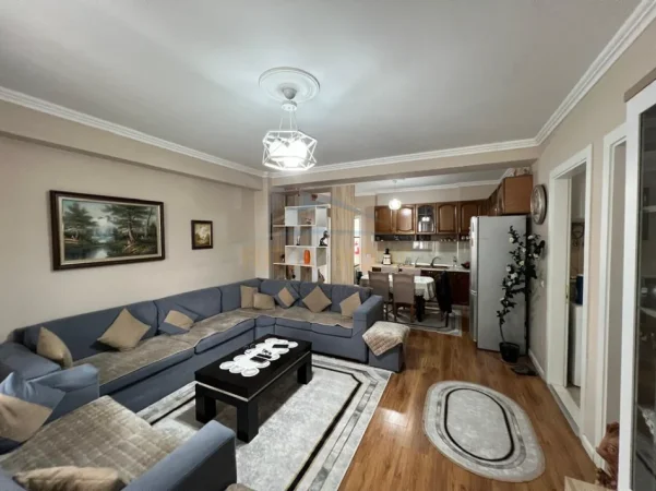Tirane, shitet apartament 1+1 Kati 5, 94 m² 160.000 € (5 maj)