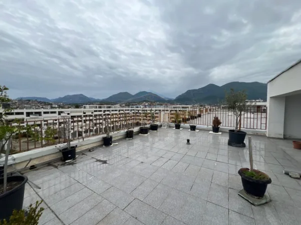 Tirane, shitet apartament 1+1 Kati 5, 94 m² 160.000 € (5 maj)