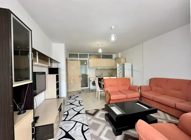 Tirane, jepet me qera apartament 2+1 Kati 7, 85 m² 450 € 
