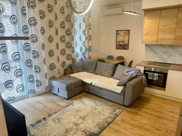 Tirane, jepet me qera apartament 1+1 Kati 5, 62 m² 600 € 