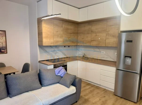 Tirane, jepet me qera apartament 1+1 Kati 5, 62 m² 600 € 