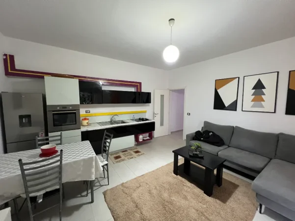 Tirane, jepet me qera apartament 1+1+Ballkon Kati 0, 71 m² 500 € (Kopshti botanik)