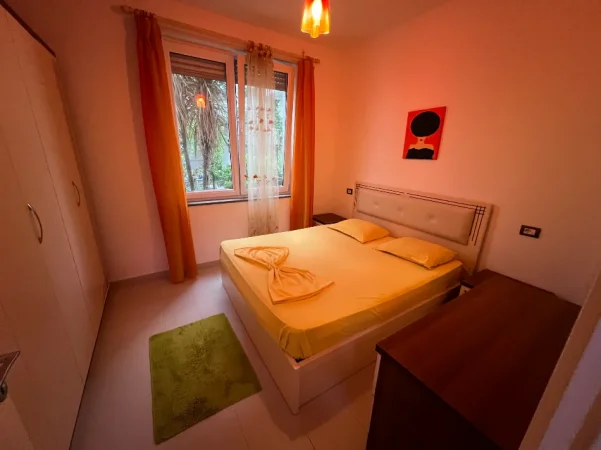Tirane, jepet me qera apartament 1+1+Ballkon Kati 0, 71 m² 500 € (Kopshti botanik)