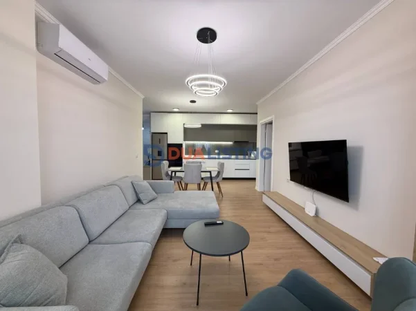 Tirane, jepet me qera apartament 2+1 , 1.200 € (Rruga Durresit)