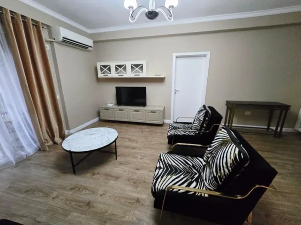 Tirane, jepet me qera apartament 3+1+Ballkon Kati 2, 128 m² 1.400 € (Kopshti Zoologjik)