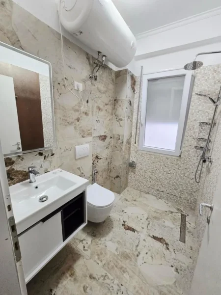 Tirane, jepet me qera apartament 3+1+Ballkon Kati 2, 128 m² 1.400 € (Kopshti Zoologjik)