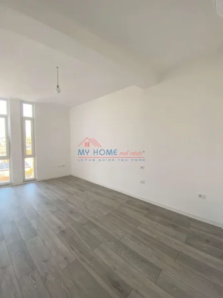 Shqiperi, jepet me qera zyre Kati 6, 72 m² 700 € (Komuna e Parisit)