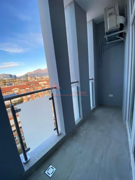 Shqiperi, jepet me qera zyre Kati 6, 72 m² 700 € (Komuna e Parisit)