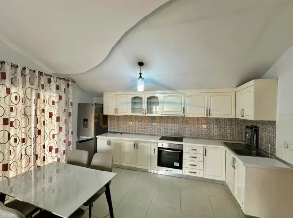 Tirane, jepet me qera apartament 2+1 Kati 2, 90 m² 600 € 