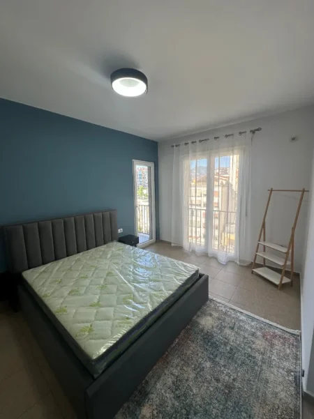 Tirane, jepet me qera apartament 1+1+Ballkon Kati 6, 67 m² 650 € (Prokuroria e Tiranes/Rr.Haxhi Hysen Dalliu)