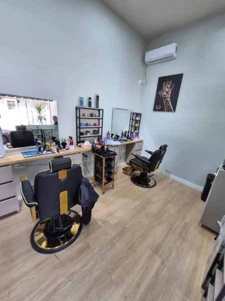 Tirane, shitet zyre Kati 0, 24 m² 165.000 € (Qender , sheshi skenderbej)