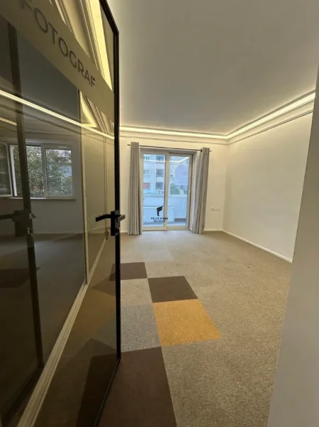 Tirane, jepet me qera zyre Kati 2, 130 m² 1.350 € (ZOGU I ZI)