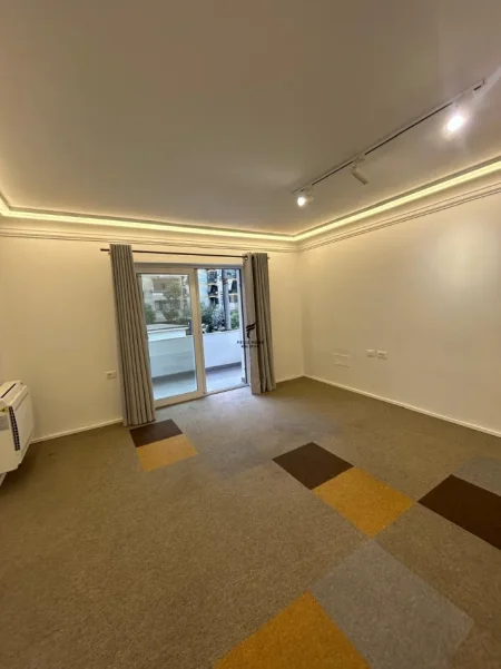Tirane, jepet me qera zyre Kati 2, 130 m² 1.350 € (ZOGU I ZI)