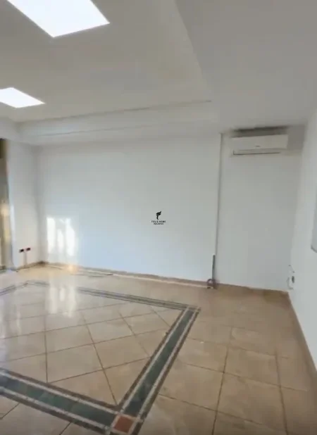 Tirane, jepet me qera zyre Kati 2, 330 m² 4.000 € (BLLOKU)