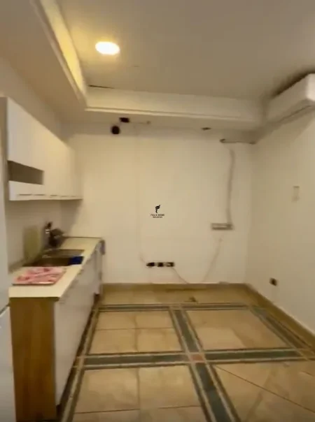 Tirane, jepet me qera zyre Kati 2, 330 m² 4.000 € (BLLOKU)