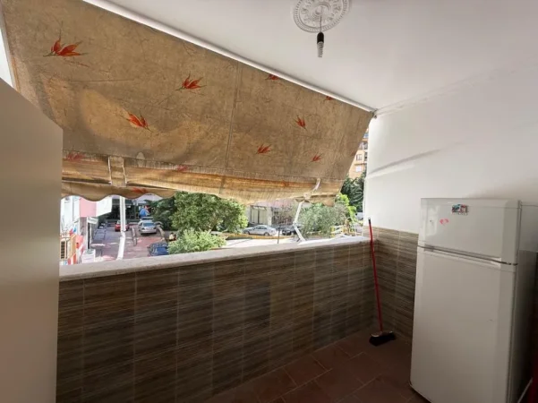 Tirane, shitet apartament 2+1 Kati 1, 83 m² 115.000 € (Kombinat)
