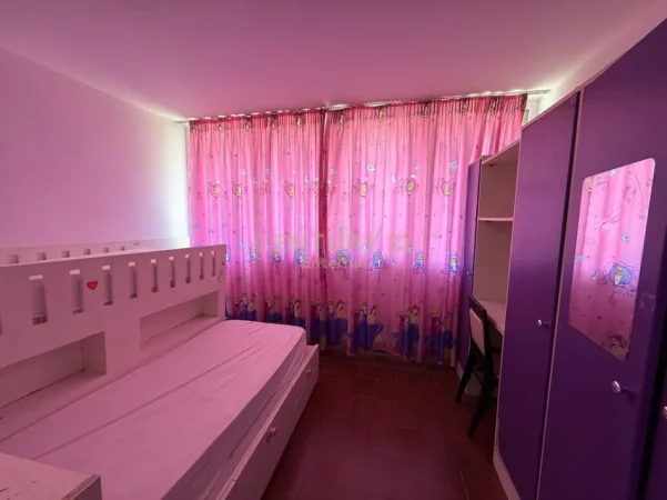 Tirane, shitet apartament 2+1 Kati 1, 83 m² 115.000 € (Kombinat)