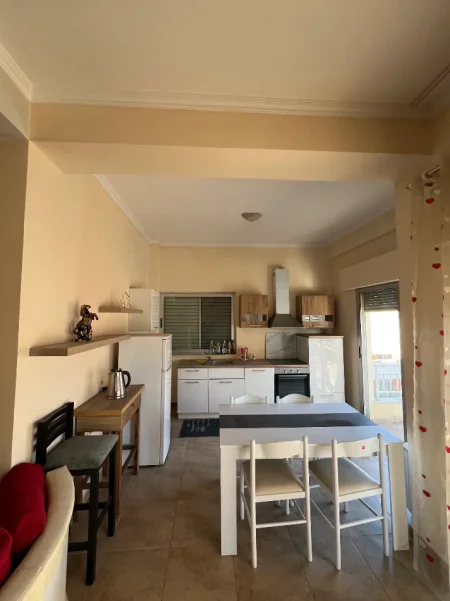 Tirane, jepet me qera apartament 3+1+Ballkon Kati 3, 128 m² 800 € (Rruga Peti)