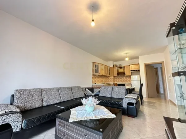 Tirane, jepet me qera apartament 3+1 Kati 2, 139 m² 500 € (misto mame)