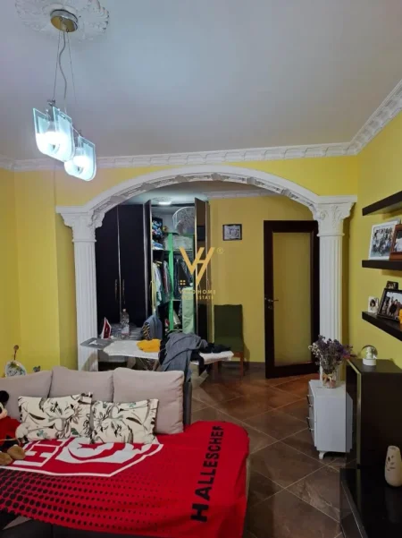 Tirane, shitet apartament 2+1+Ballkon Kati 3, 105 m² 261.000 € (LIQENI I THATE)
