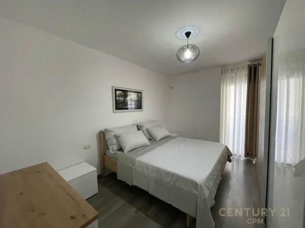 Tirane, jepet me qera apartament 1+1 , (liqeni thate)