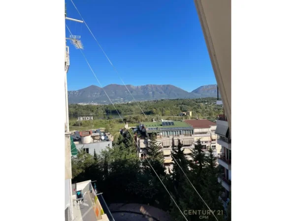 Tirane, jepet me qera apartament 1+1 , (liqeni thate)