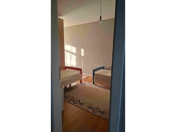 Tirane, jepet me qera apartament 2+1 Kati 3, 120 m² 800 € (don bosko)