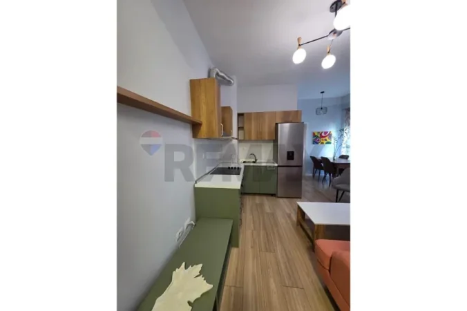 Tirane, jepet me qera apartament 1+1+Ballkon Kati 5, 55 m² 450 € (Kompleksi Mangalem)