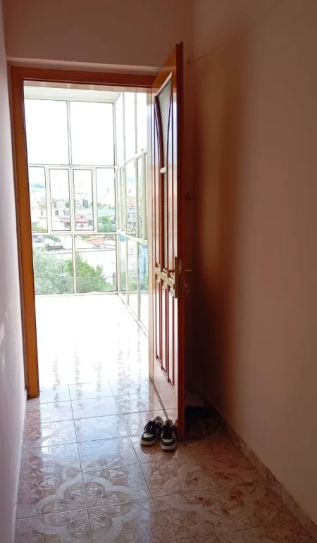Tirane, jepet me qera apartament 1+1 Kati 3, 60 m² 300 € (Kodra e Priftit)