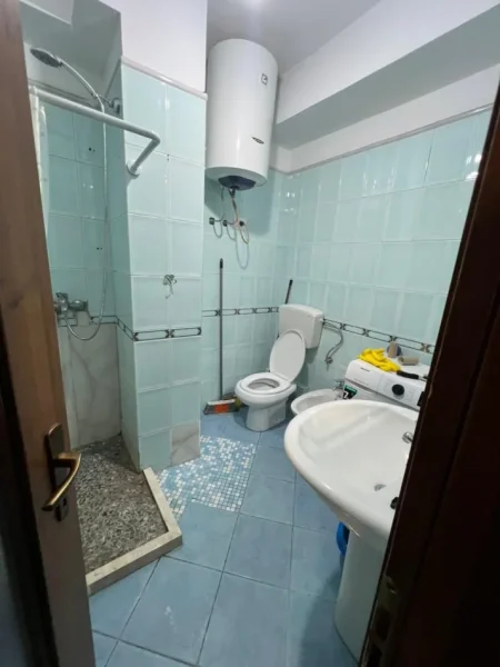Tirane, jepet me qera apartament 1+1 Kati 4, 36 m² 400 € (Stadiumi Air Albania)