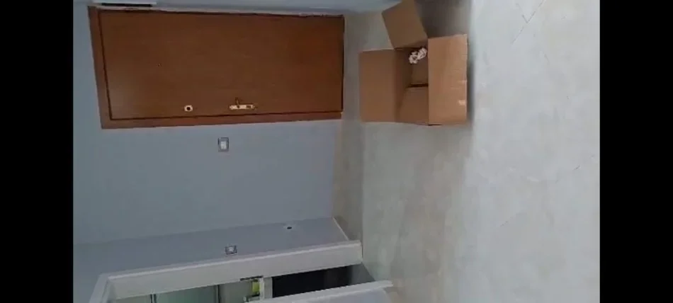 Tirane, jepet me qera apartament 2+1 Kati 3, 85 m² 400 € (Ali Demi )