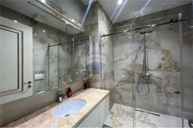Tirane, jepet me qera apartament 3+1+Aneks+Ballkon Kati 5, 130 m² 1.400 € (Kompleksi Delijorgji)