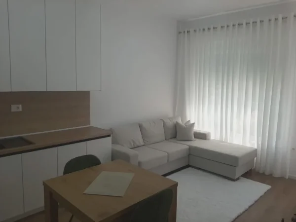 Tirane, jepet me qera apartament 1+1 Kati 3, 60 m² 350 € (Ali Demi)