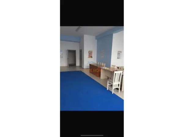 Vlore, shitet ambjent biznesi Kati 1, 135 m² 120.000 € (Vlorë, pran Bashkisë)