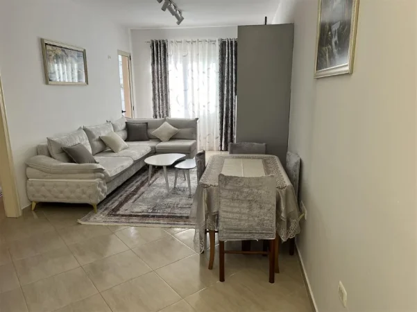 Tirane, jepet me qera apartament 2+1 Kati 2, 80 m² 470 € (foto xhavella)