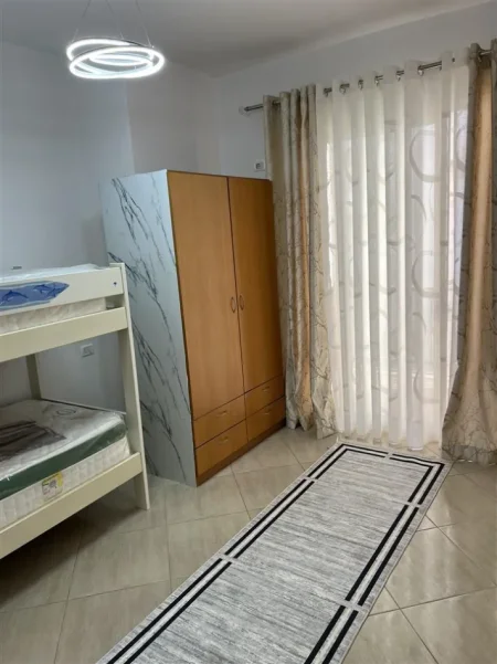 Tirane, jepet me qera apartament 2+1 Kati 2, 80 m² 470 € (foto xhavella)