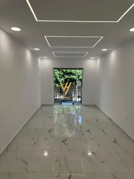 Tirane, jepet me qera dyqan Kati 0, 31 m² 420 € (RRUGA E ELBASANIT)