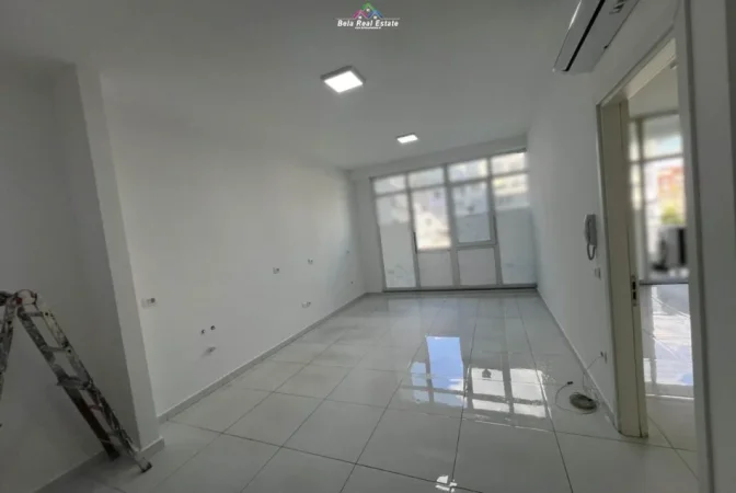 Tirane, jepet me qera zyre Kati 2, 105 m² 1050€ (tish dahia)
