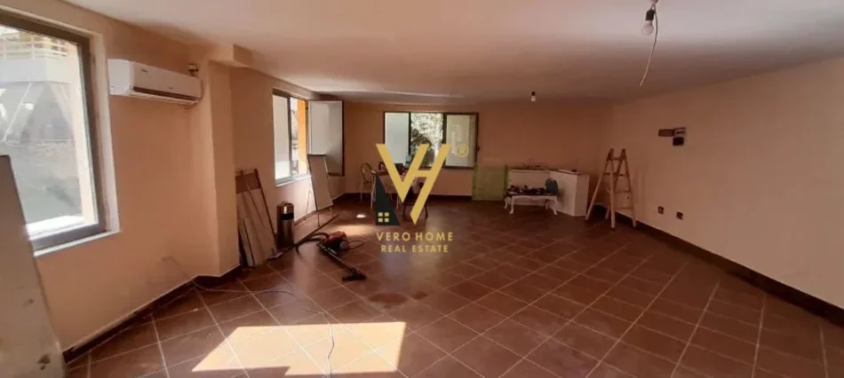 Tirane, jepet me qera ambjent biznesi Kati 1, 75 m² 520 € (KOPSHTI ZOOLOGJIK)