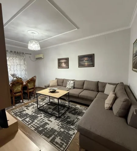 Tirane, jepet me qera apartament 2+1 Kati 3, 80 m² 680 € (don bosko)