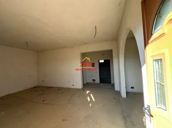 Vlore, shitet shtepi 2+1+Ballkon Kati 0, 115 m² 95.000 € (Babicë e Madhe)