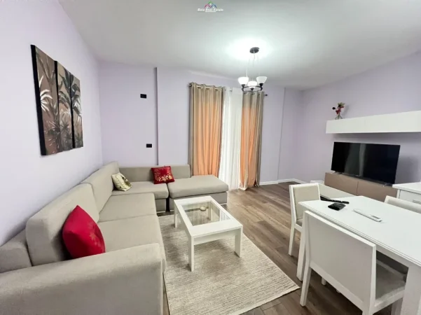 Tirane, jap me qera apartament 1+1+Ballkon Kati 2, 76 m² 680 € (Liqeni i Thate, prane Radisonit)