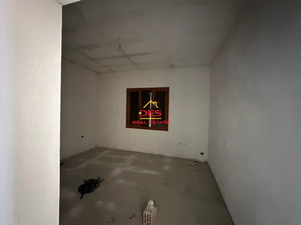 Vlore, shitet shtepi 2+1+Ballkon Kati 0, 115 m² 95.000 € (Babicë e Madhe)