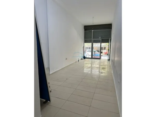 Vlore, shitet ambjent biznesi Kati 0, 31 m² 45.000 € (Lungomare)
