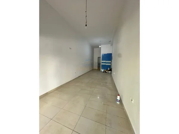 Vlore, shitet ambjent biznesi Kati 0, 31 m² 45.000 € (Lungomare)