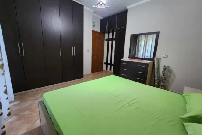 Tirane, jepet me qera apartament 2+1 Kati 4, 100 m² 800 € (myslym shyr)