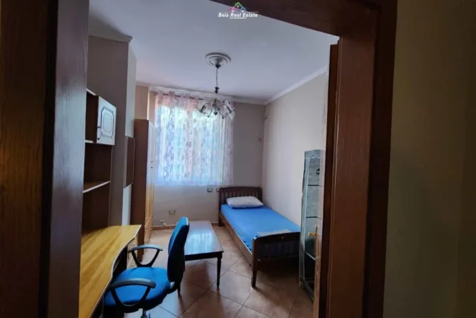 Tirane, jepet me qera apartament 2+1 Kati 4, 100 m² 800 € (myslym shyr)