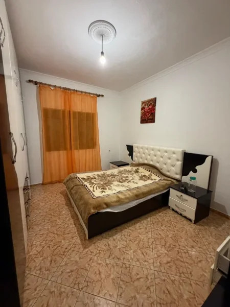 jepet me qira 550 euro ne selite